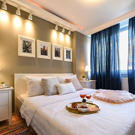 Downtown Oasis: Central Apartments With Cozy Charm Bucareste Exterior foto