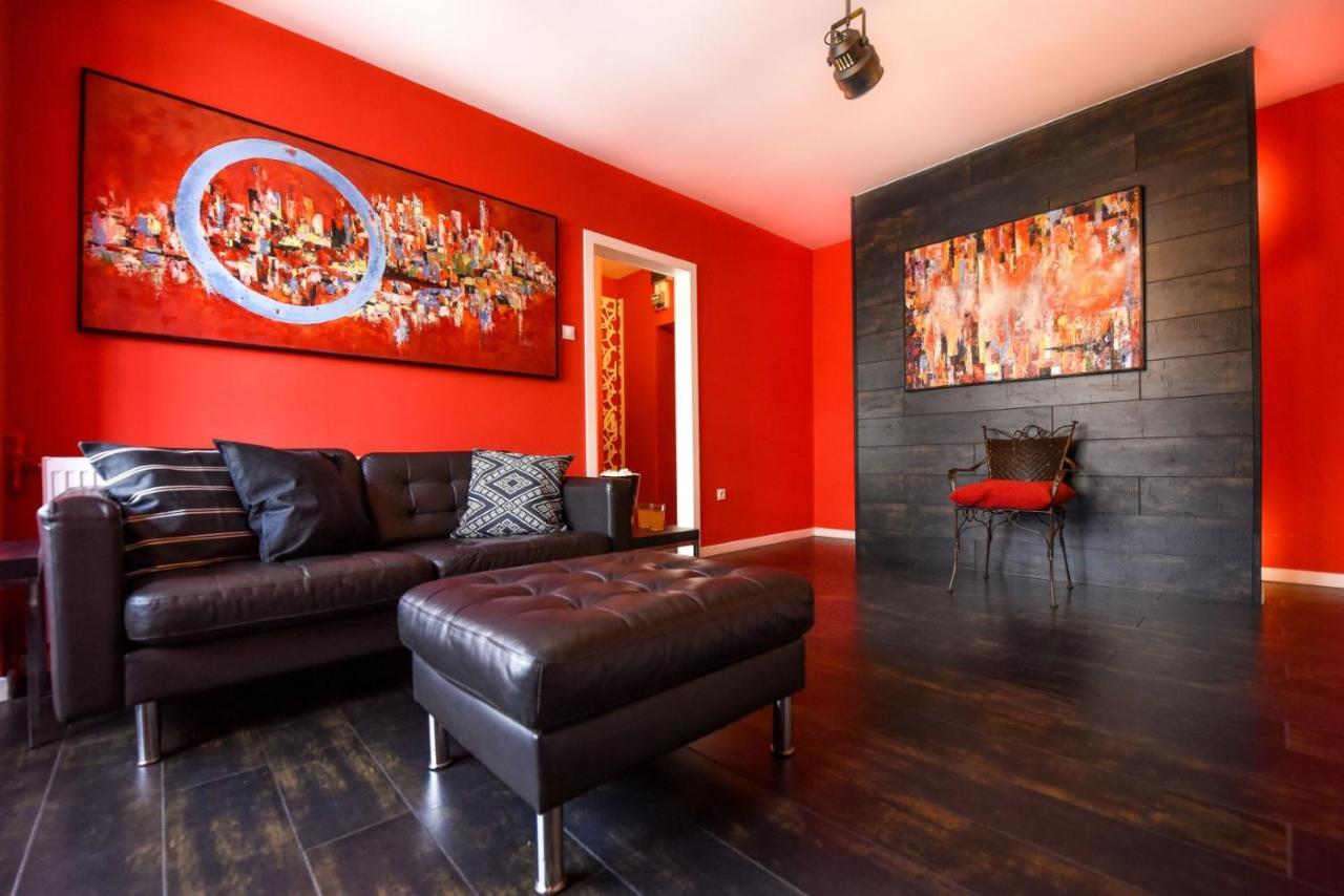 Downtown Oasis: Central Apartments With Cozy Charm Bucareste Exterior foto