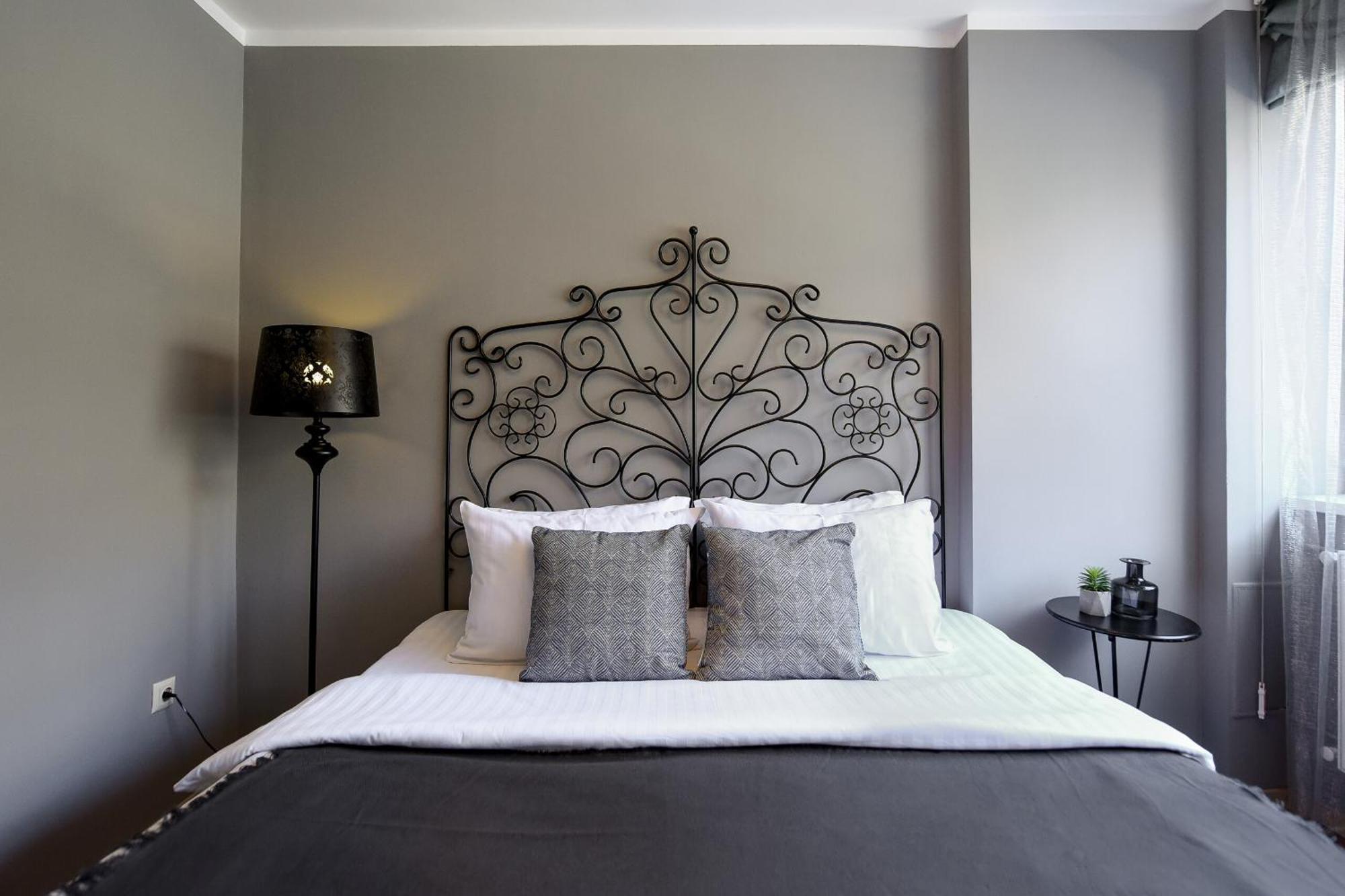 Downtown Oasis: Central Apartments With Cozy Charm Bucareste Exterior foto